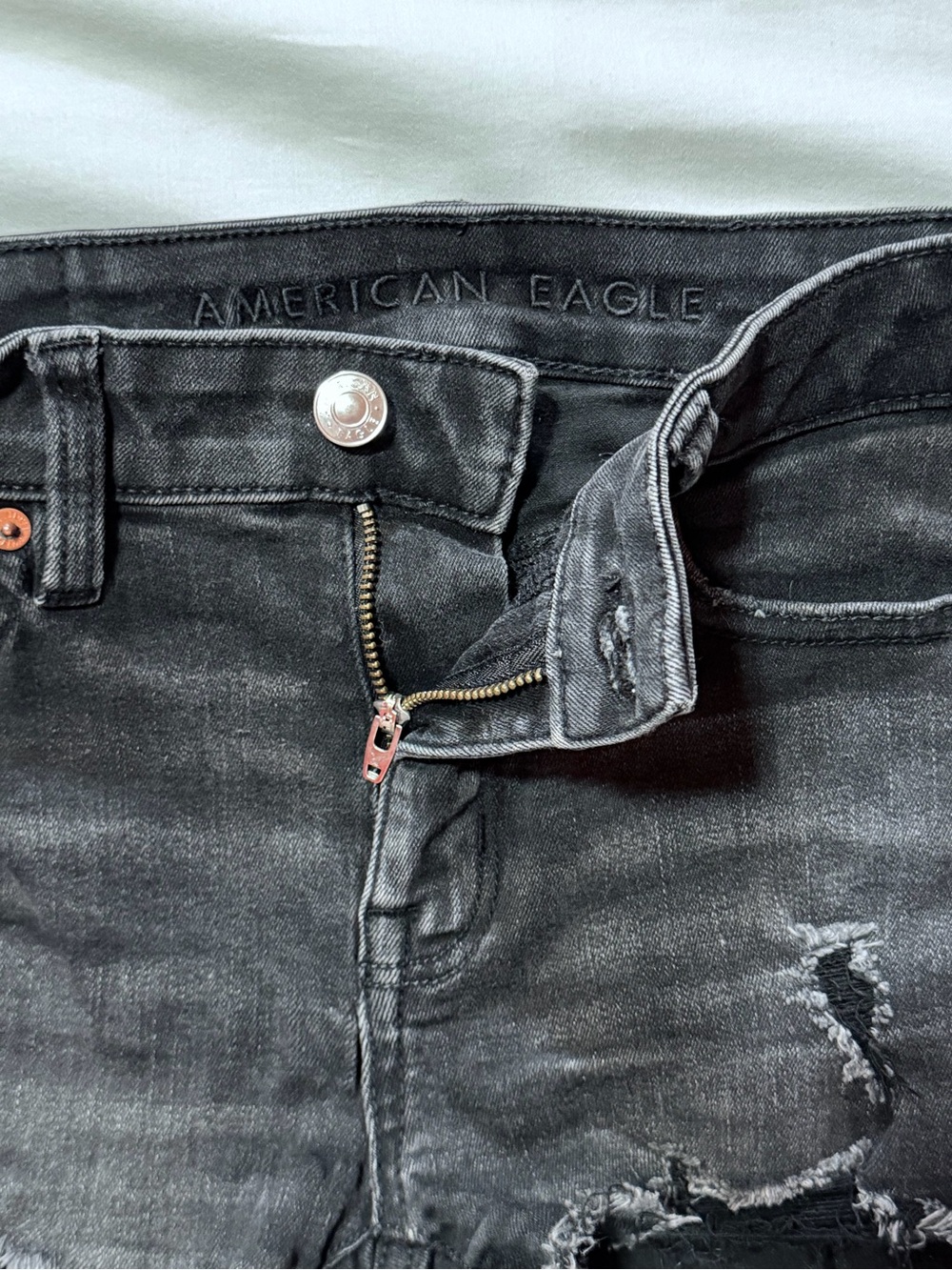 American Eagle Outfitters High-Rise Shortie Black Jean Frayed Hem 000 - Picture 5 of 8